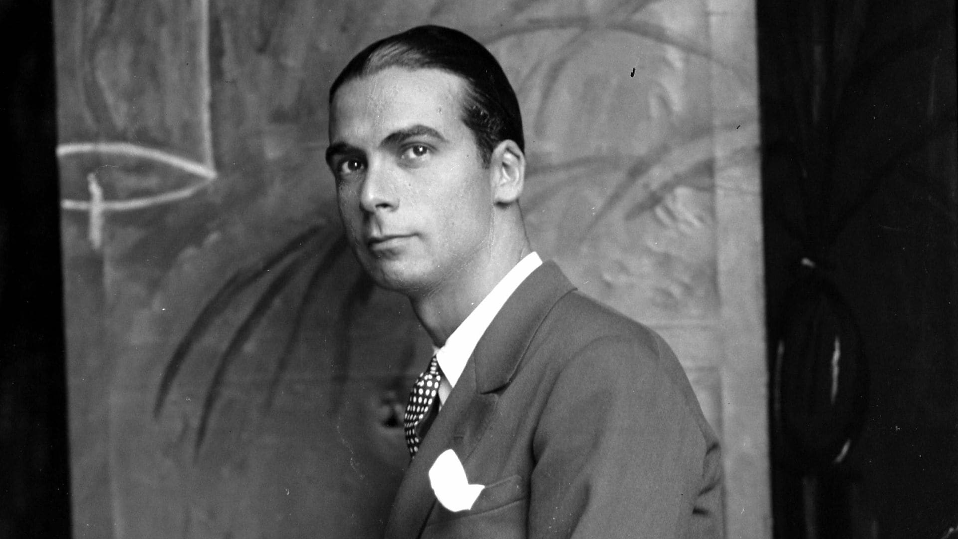 La historia de Cristóbal Balenciaga, el gran modista cuyo legado sigue vivo