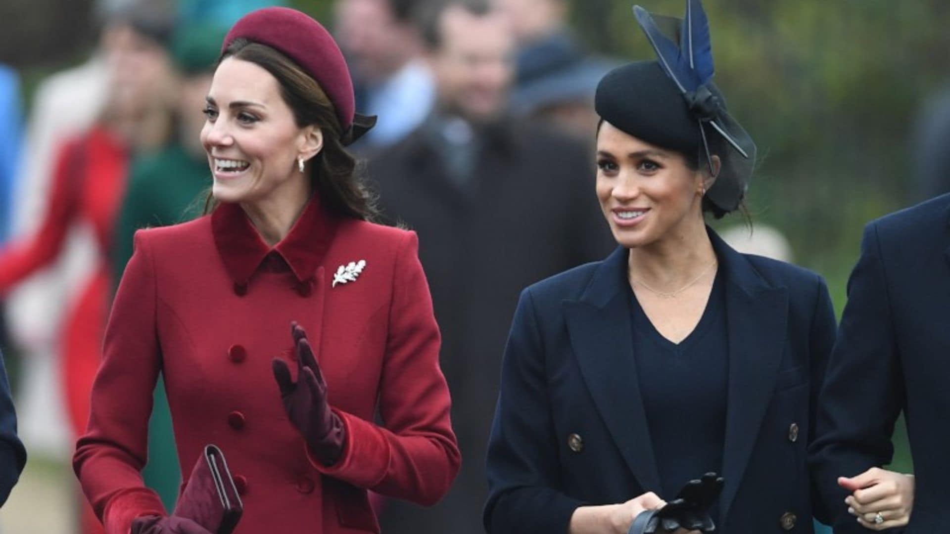 Diferencias y similitudes en los looks de Navidad de Kate Middleton y Meghan Markle