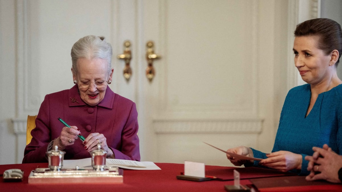 El comentado detalle en la firma de Margarita que nos recuerda, por motivos  diferentes, al protagonizado por Carlos III