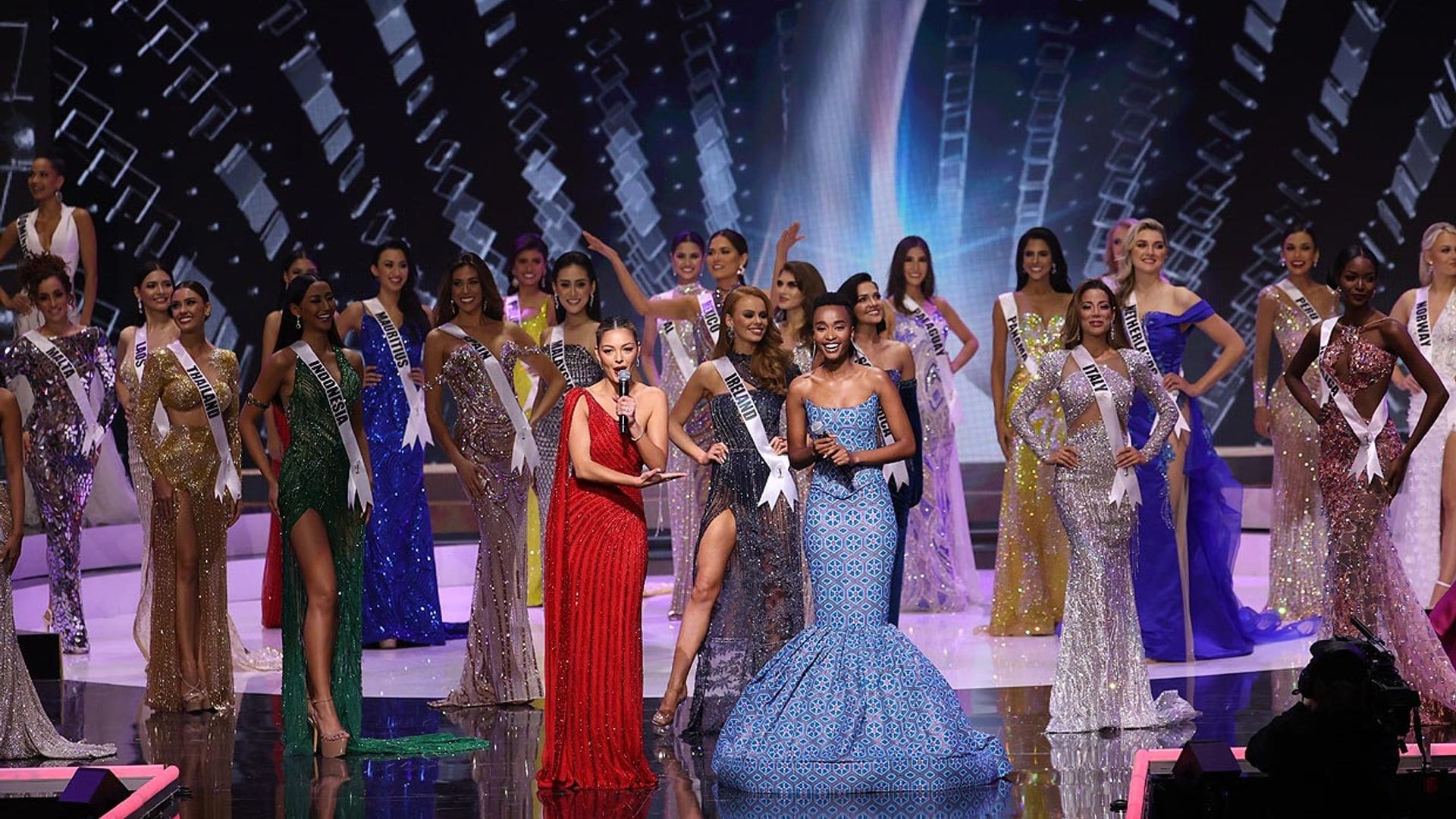 La española Andrea Martínez y otras 73 candidatas calientan motores en la gala preeliminar de Miss Universo