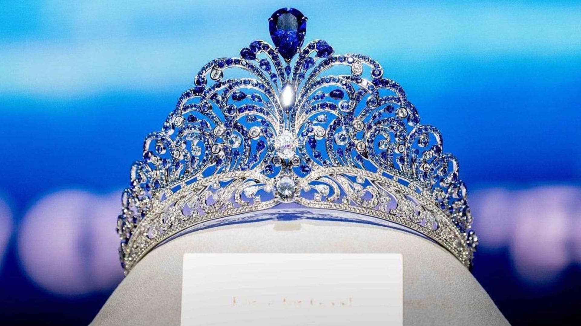 Diamantes y zafiros: así es la nueva corona de Miss Universe, ‘Force for Good’