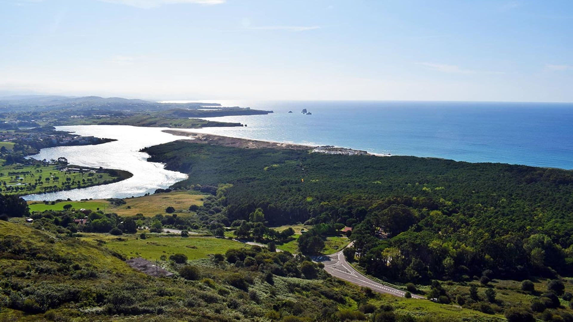 Siete playas diferentes de Cantabria para despedirnos del verano