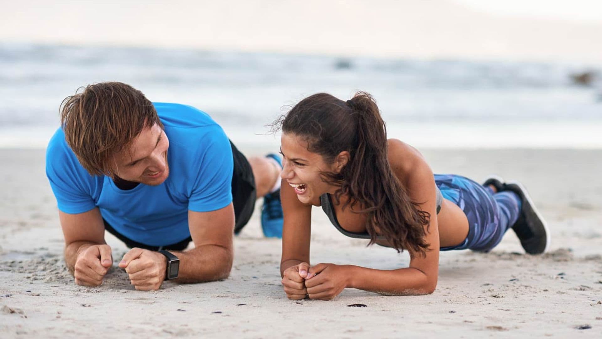 ¡No hay excusas! Estos 9 ejercicios también puedes hacerlos en la playa