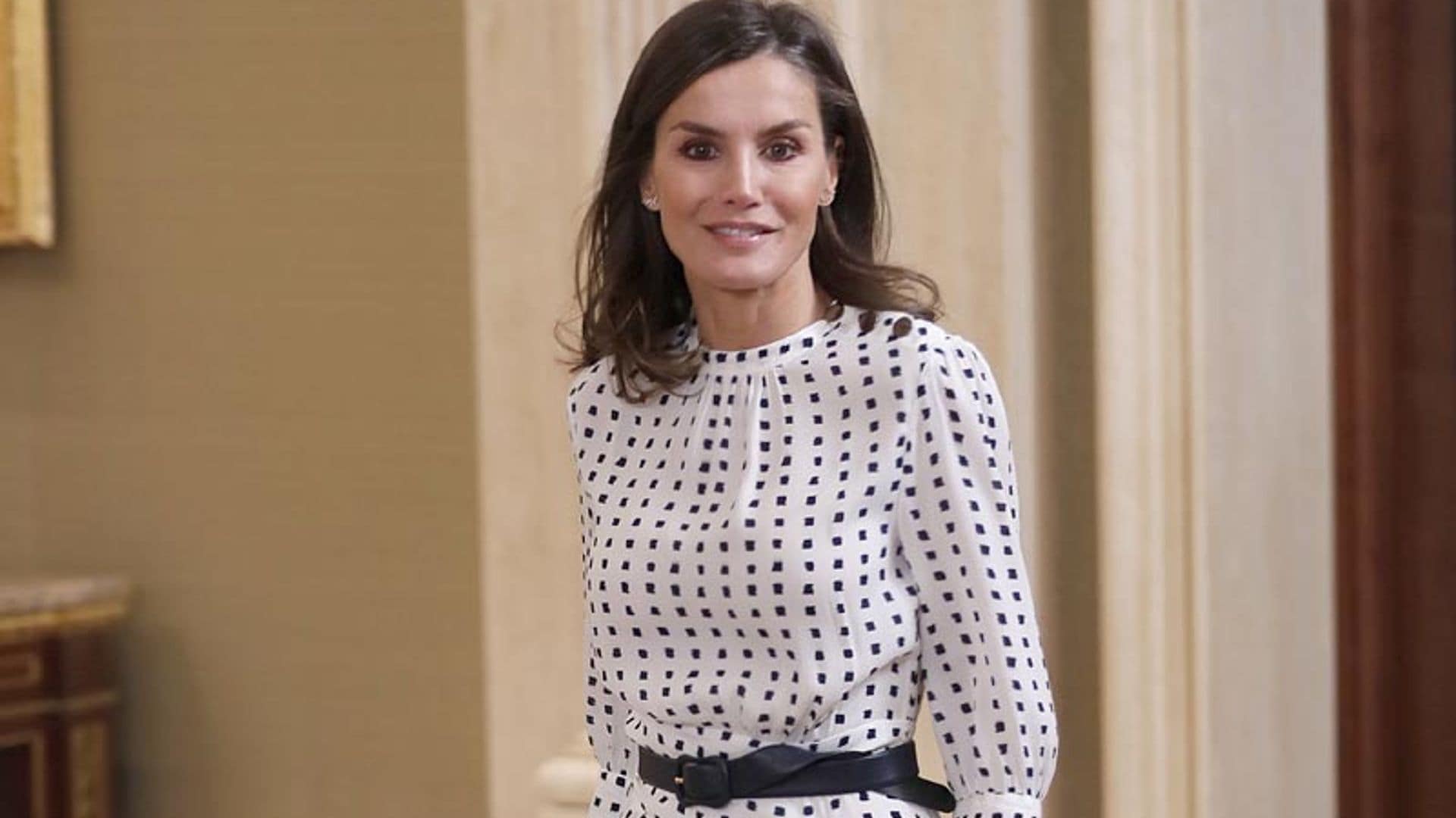 Vuelve el vestido de falsos lunares de doña Letizia que dio la vuelta al mundo