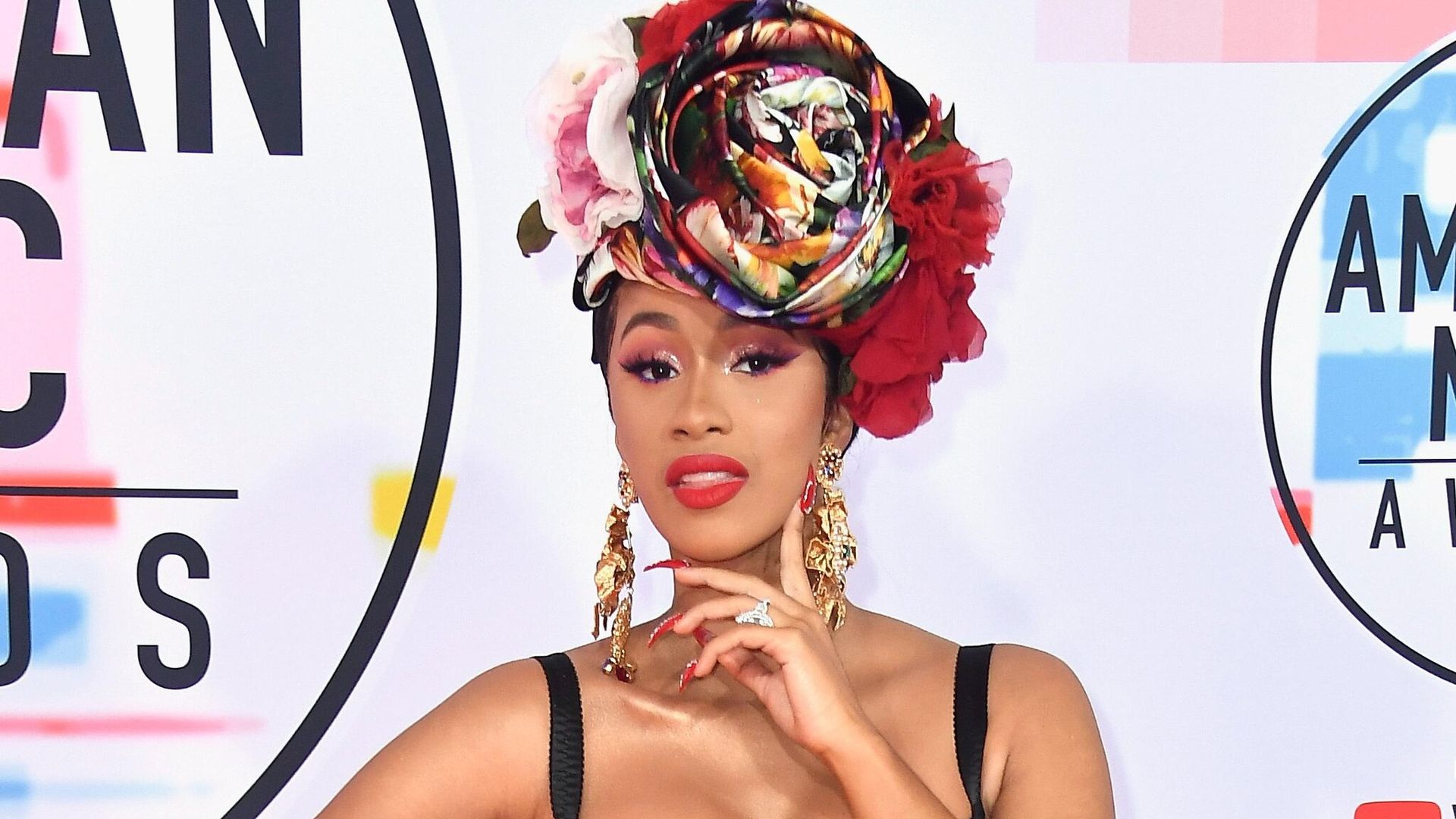 Cardi B se ofreció a pagar los costos funerarios de las víctimas del incendio en El Bronx