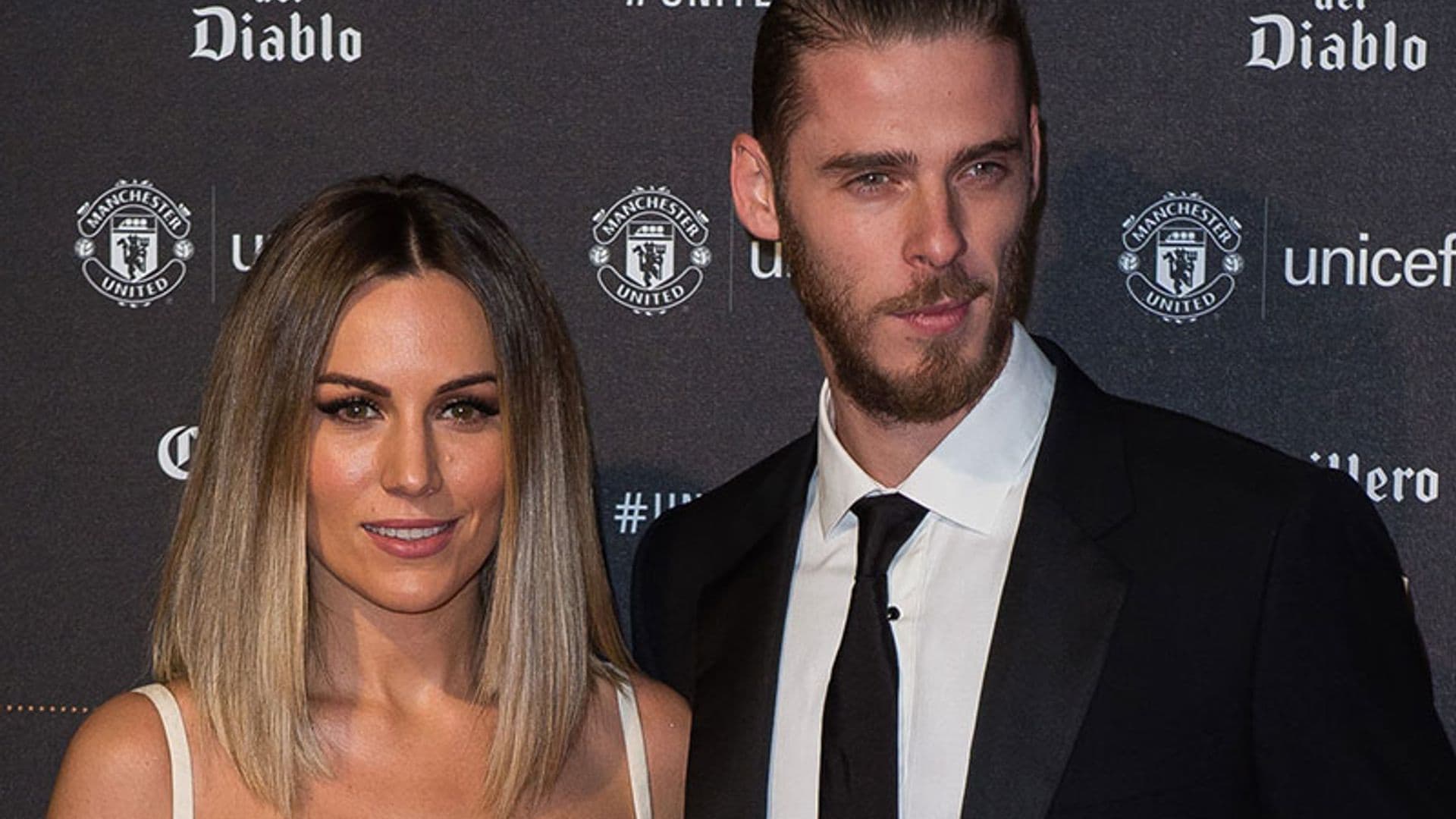 Edurne reaparece en la alfombra roja junto a de Gea con un look 'casi nupcial'