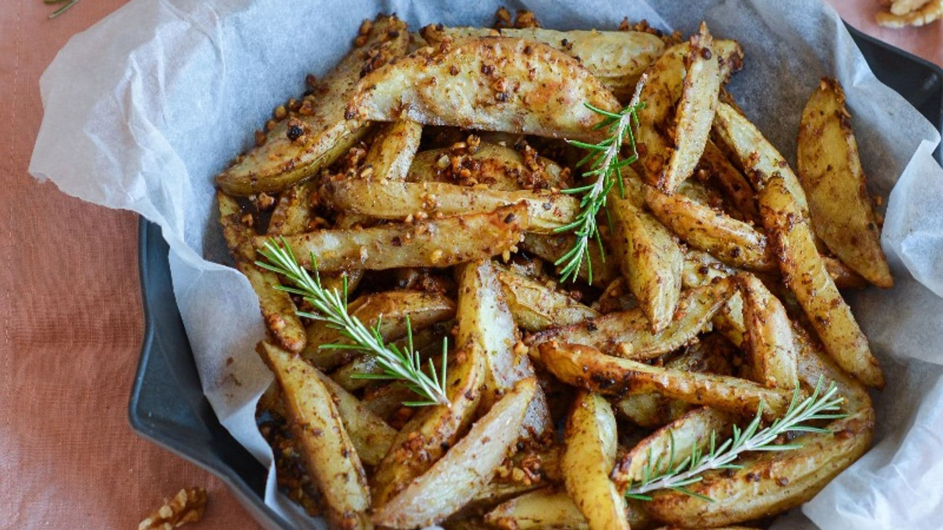 Patatas 'deluxe' con pesto de nueces