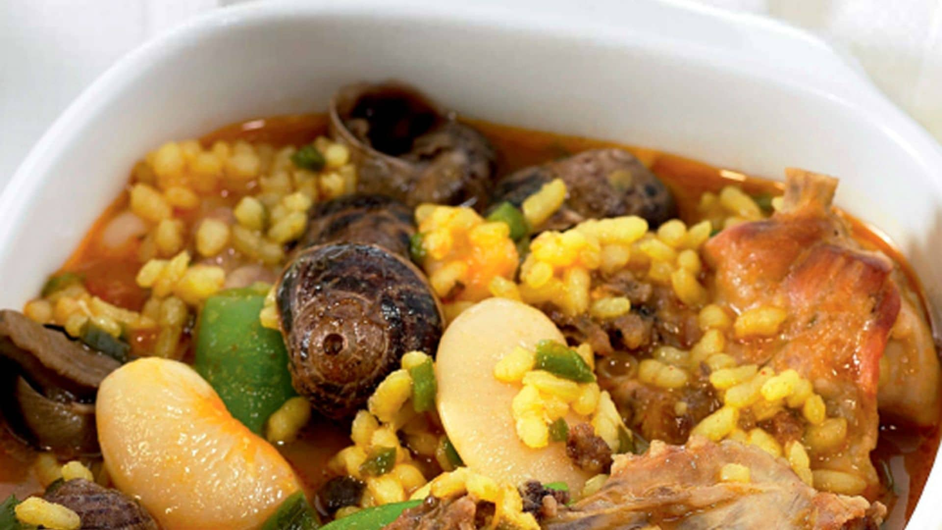 Arroz caldoso de conejo y caracoles