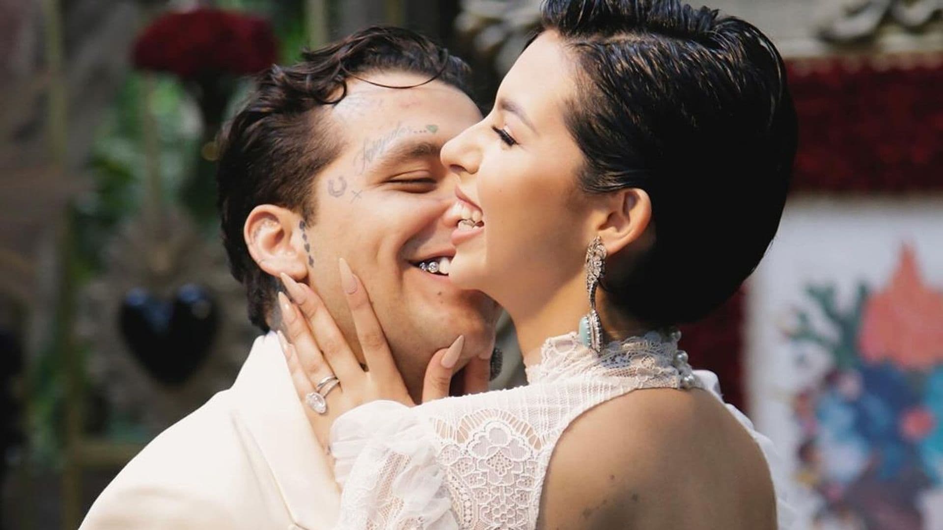 Christian Nodal y Ángela Aguilar en su boda, julio 2024