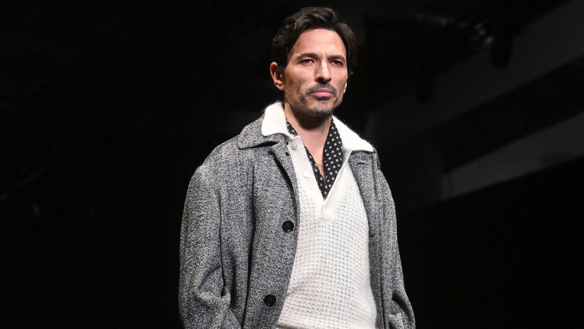 Andrés Velencoso nos invita a la noche flamenca de Pedro del Hierro junto a lo nuevo de Tamara Falcó