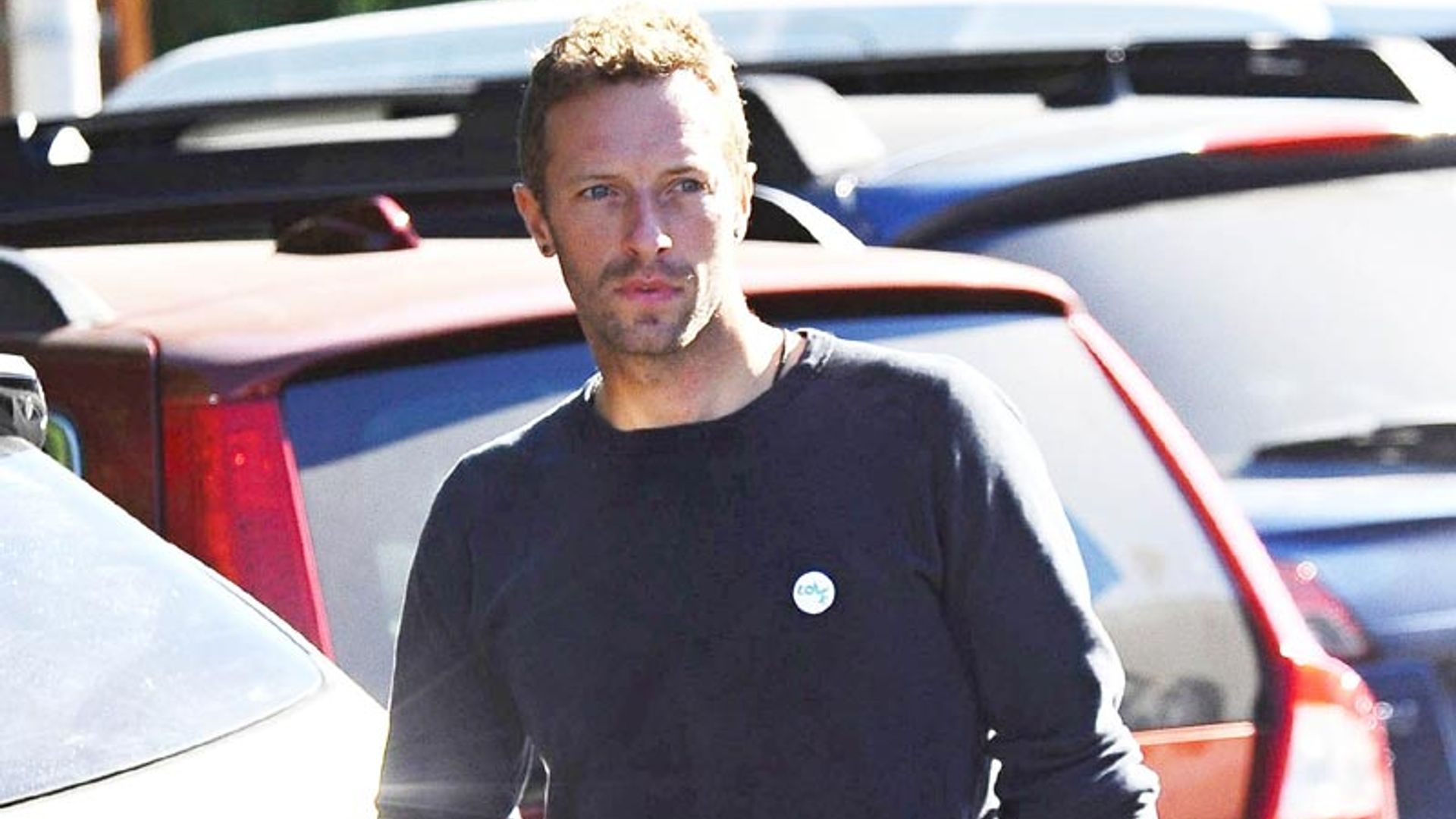 ¡Risas aseguradas! No te pierdas el vídeo de Chris Martin moviendo las caderas como Shakira