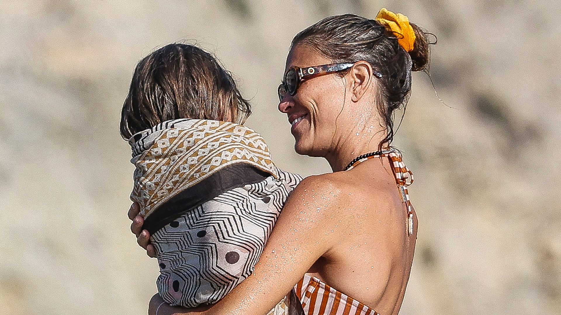Carla Pereira con su hija en Ibiza, 26 de julio de 2024