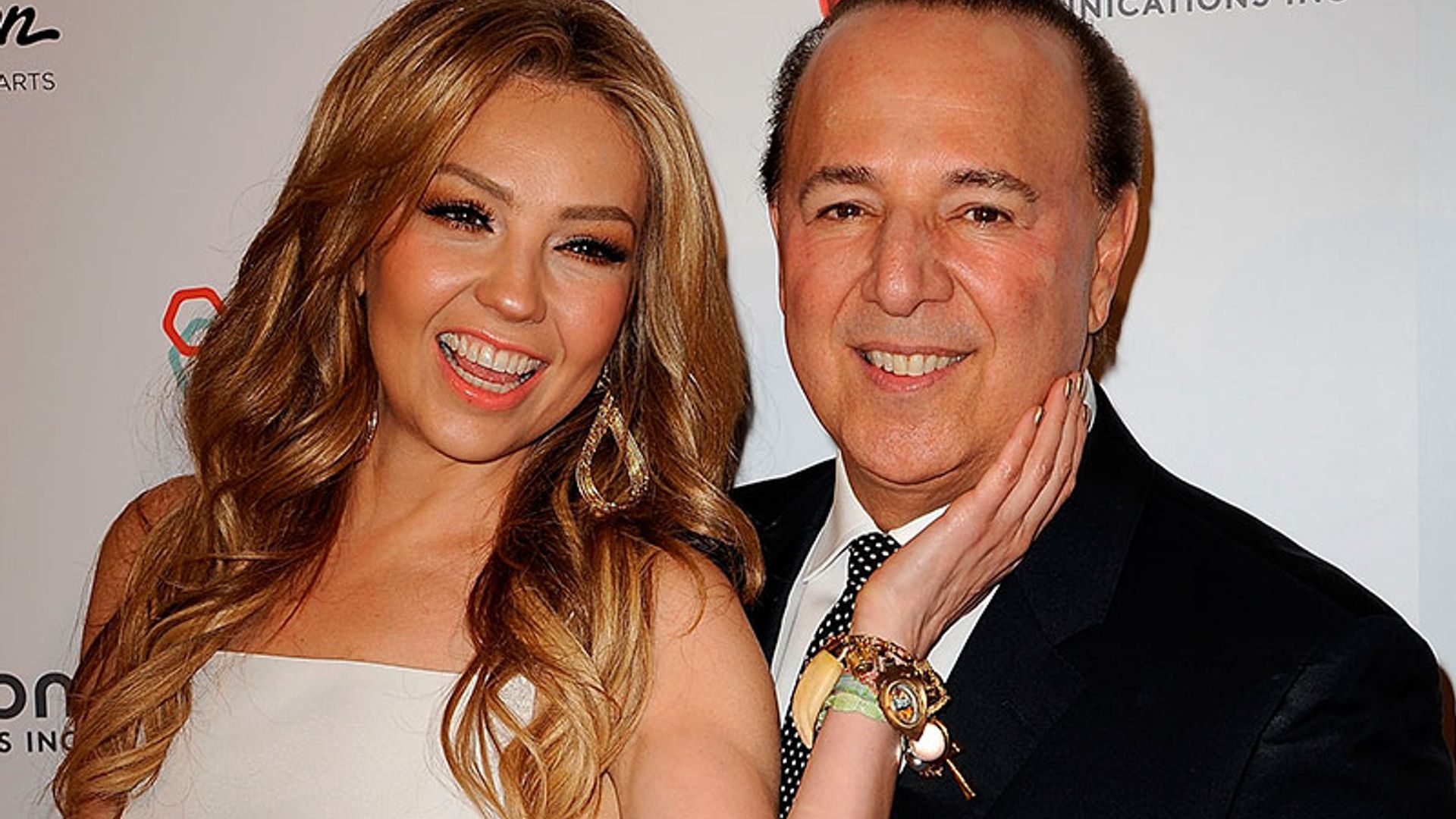 No solo le da costosos regalos, mira la nueva sorpresa de Tommy Mottola a Thalía