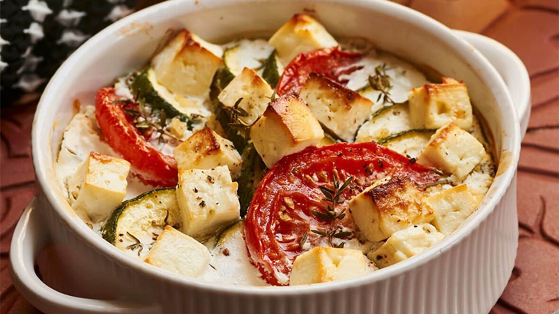 Gratinado de calabacín, tomate, queso de cabra y bulgur