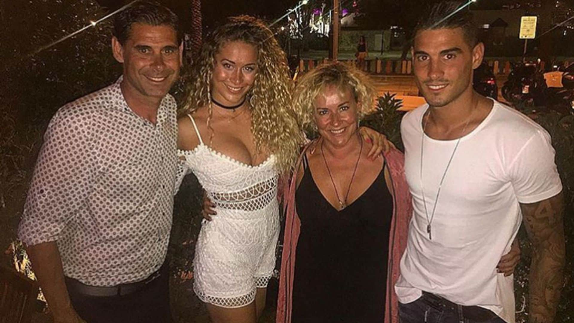 El máximo apoyo de Fernando Hierro, sus hijos 'influencer' Claudia y Álvaro Ruiz