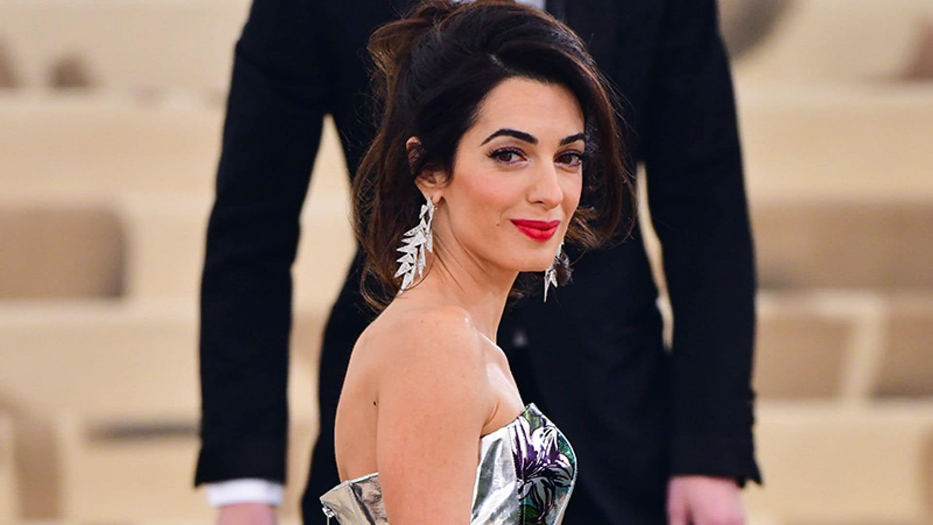 Amal Clooney cumple 41 años convertida en icono de estilo