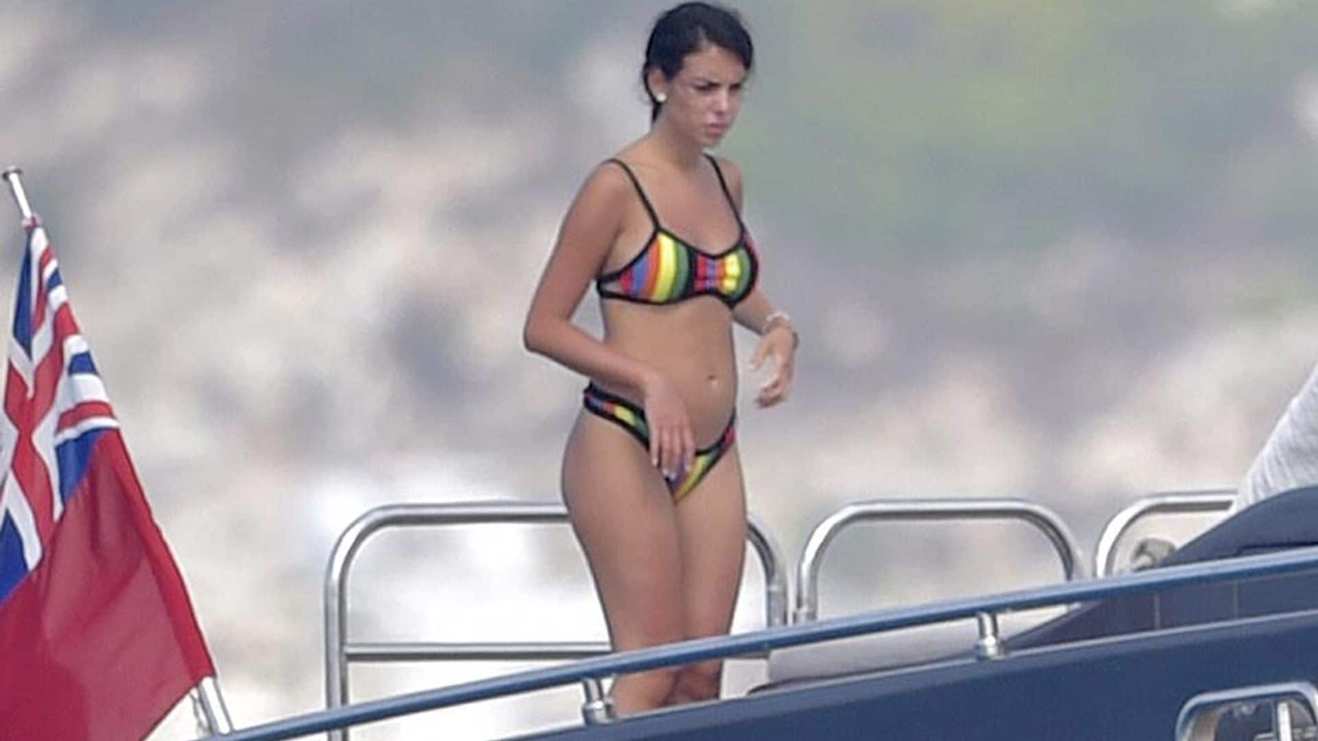 Los bikinis y 'looks' de playa de Georgina Rodríguez al estilo de las Kardashian