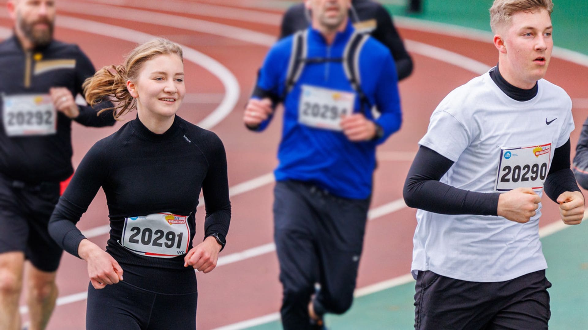 Elisabeth de Bélgica en acción: participa en una carrera con su hermano por una buena causa