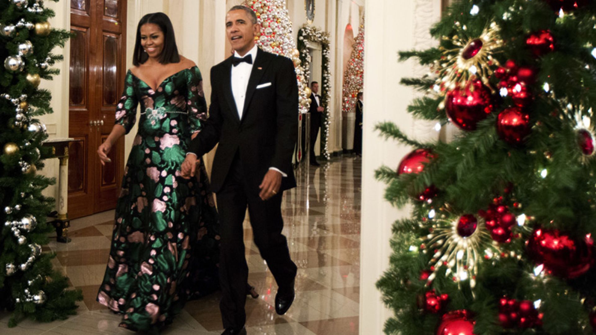 El curioso look navideño de Michelle Obama durante  la gala de los Kennedy Center Honors