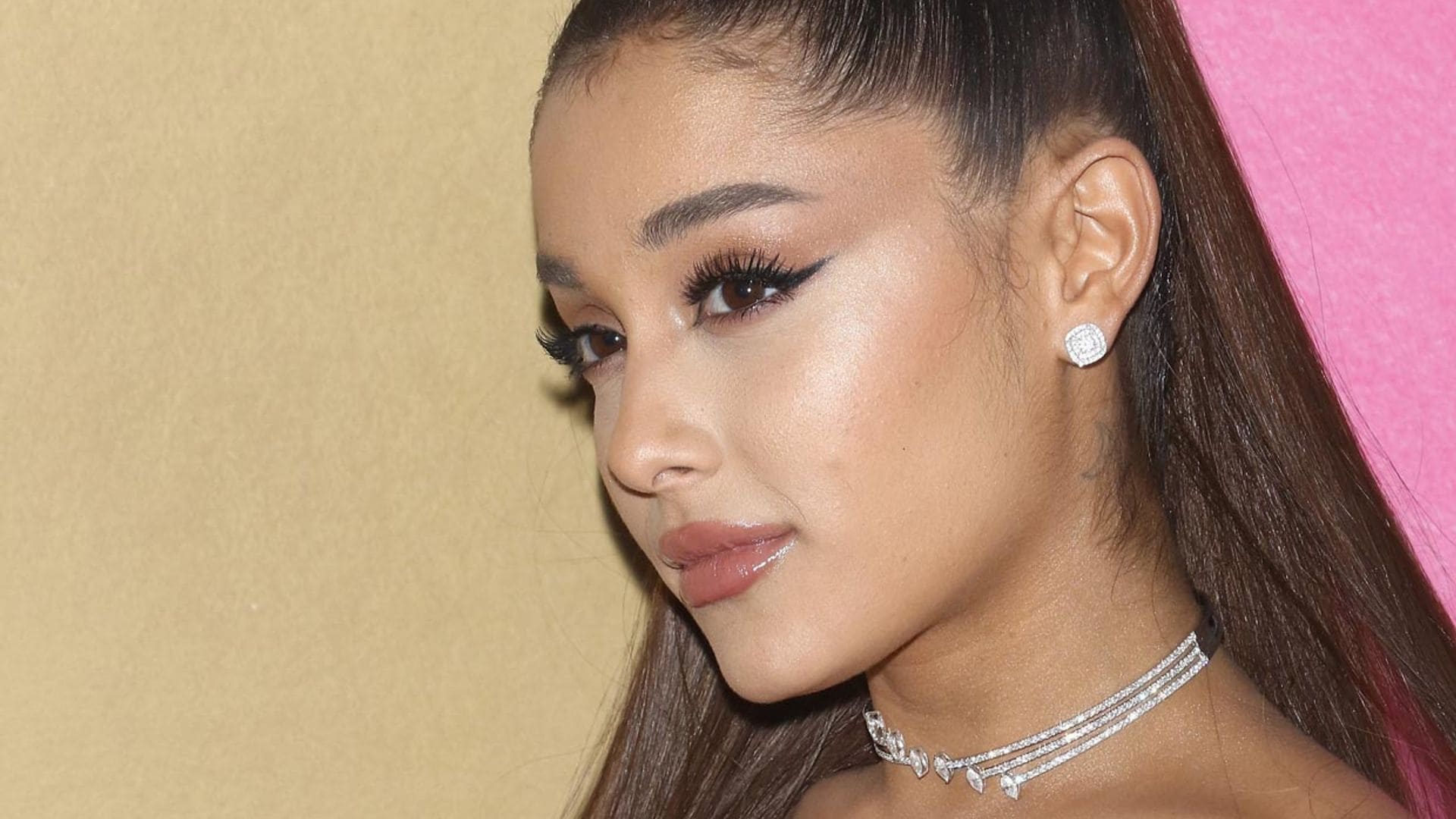 ¡Idénticas! Localizada la clon de Ariana Grande que arrasa en las redes