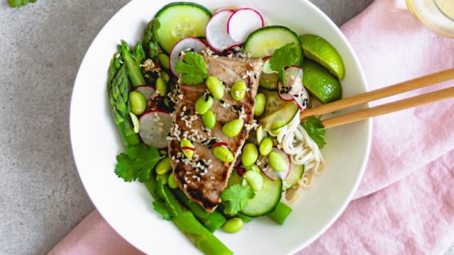 ensalada oriental atun