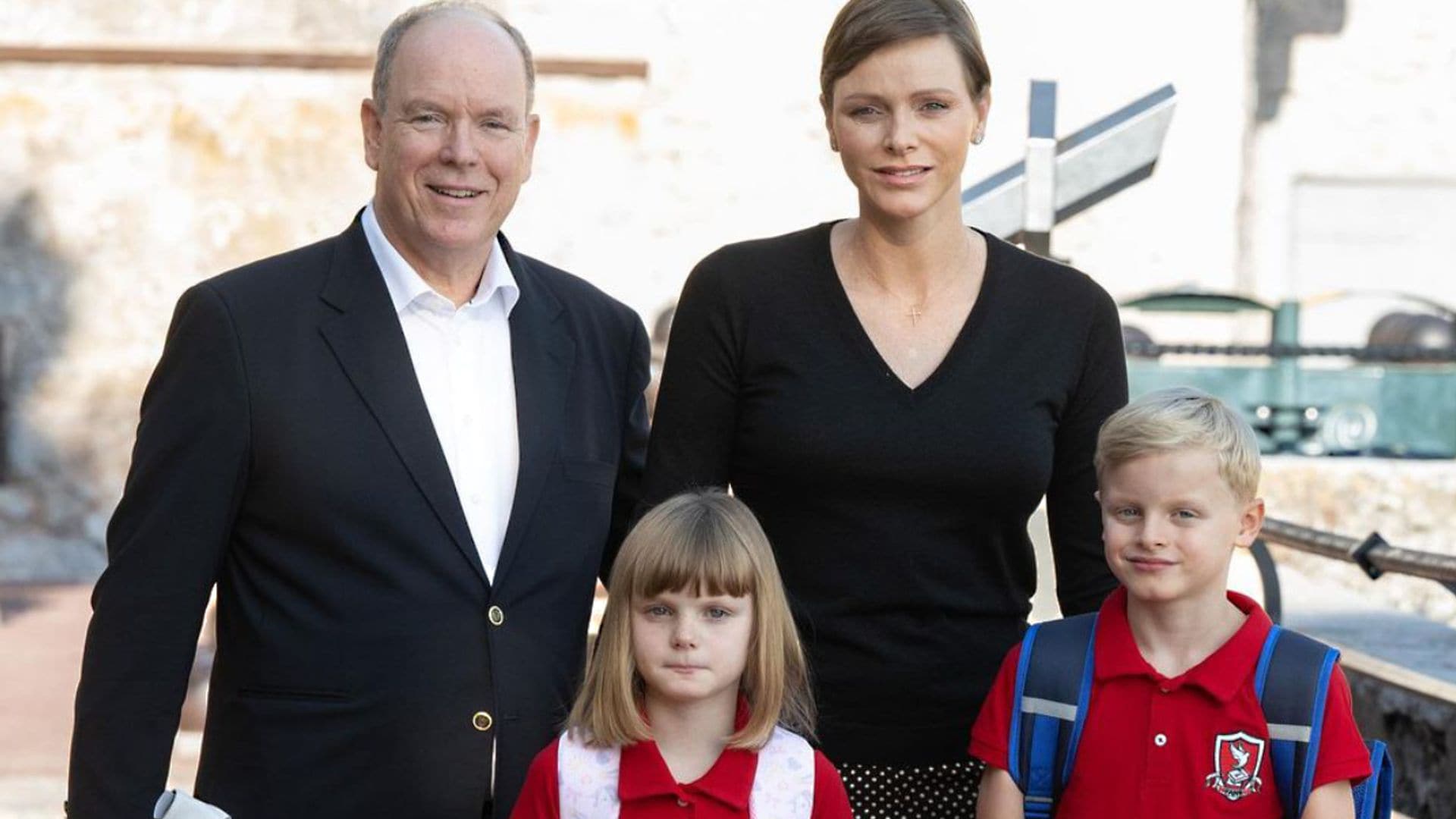Alberto y Charlene de Mónaco, juntos con sus hijos en la vuelta al cole tras desmentir los rumores de crisis