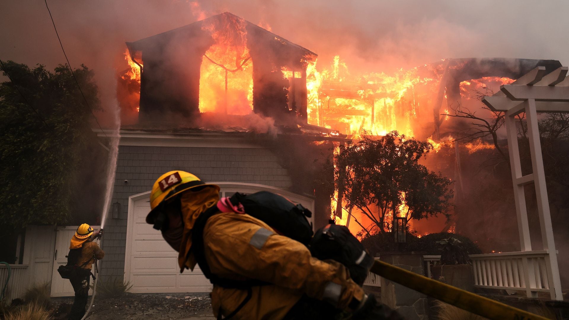 Los desgarradores testimonios de las estrellas de Hollywood que han perdido sus casas y han huido del fuego