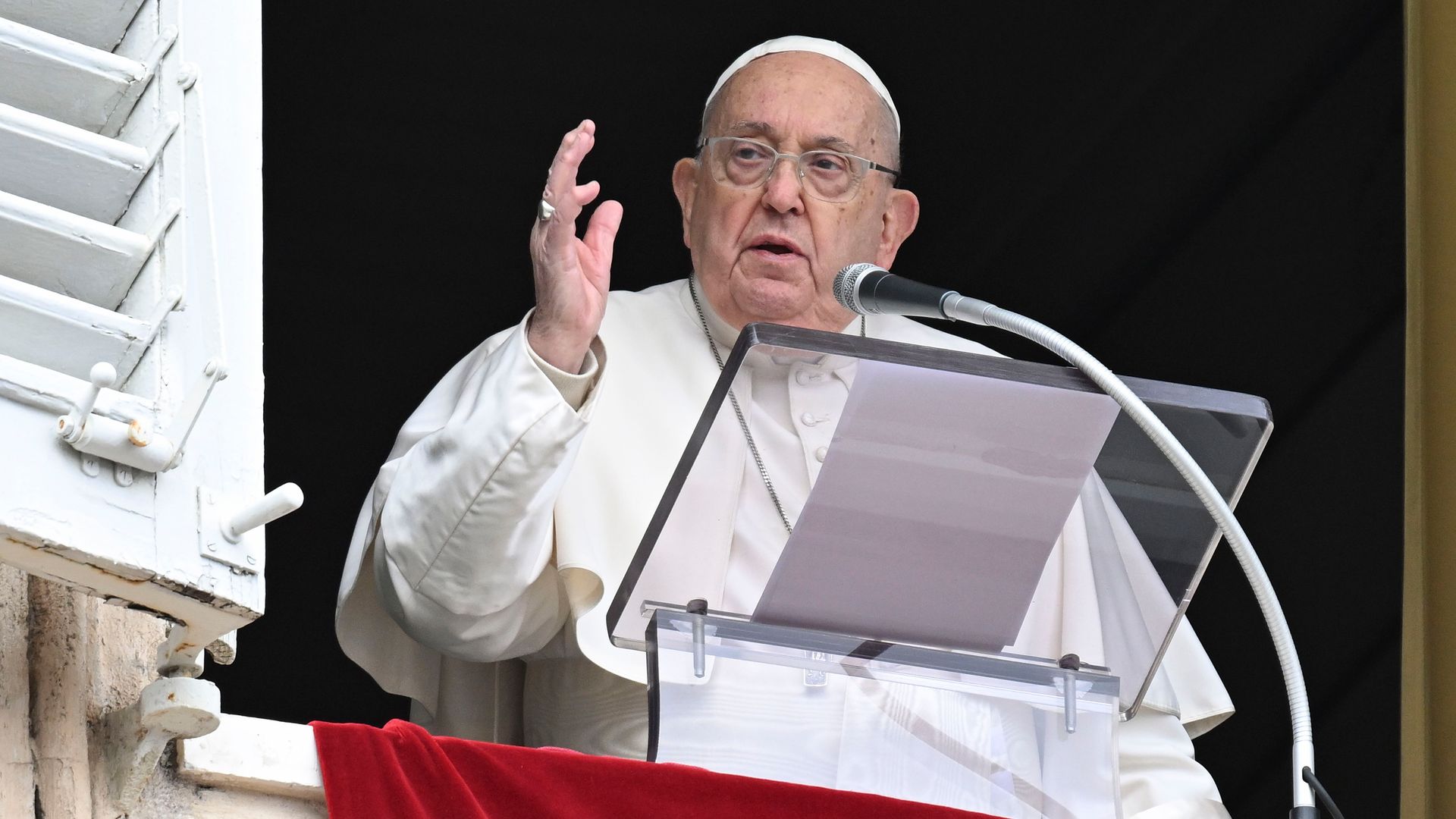 El papa Francisco, hospitalizado por una bronquitis