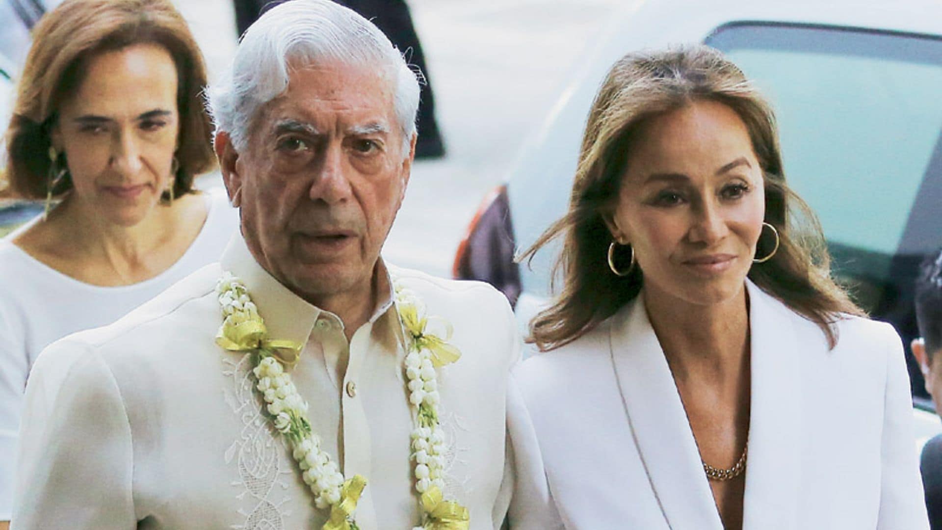 Mario Vargas Llosa conoce a la familia de Isabel Preysler en Filipinas