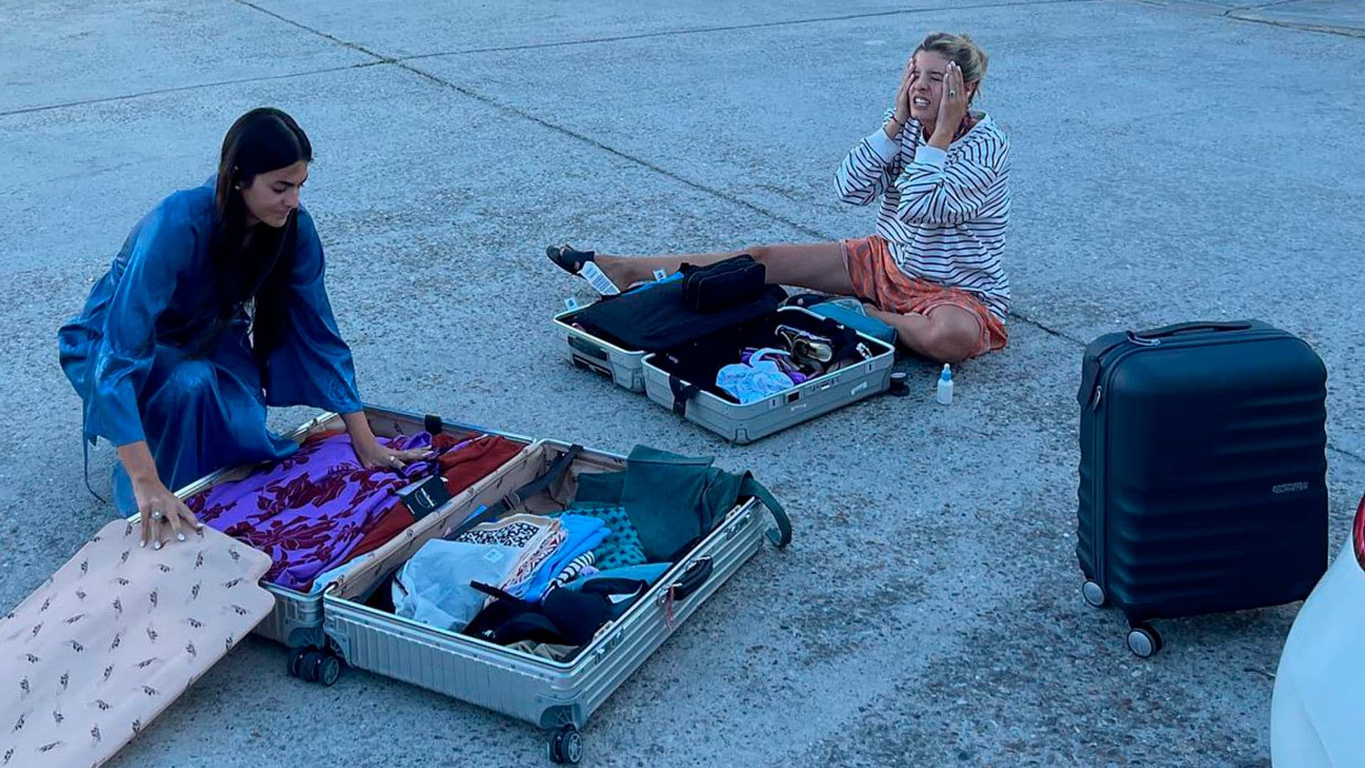 Marta Lozano y Teresa Andrés se pierden de camino a la preboda de Lucía Pombo ¡y se tienen que vestir y maquillar en plena calle!