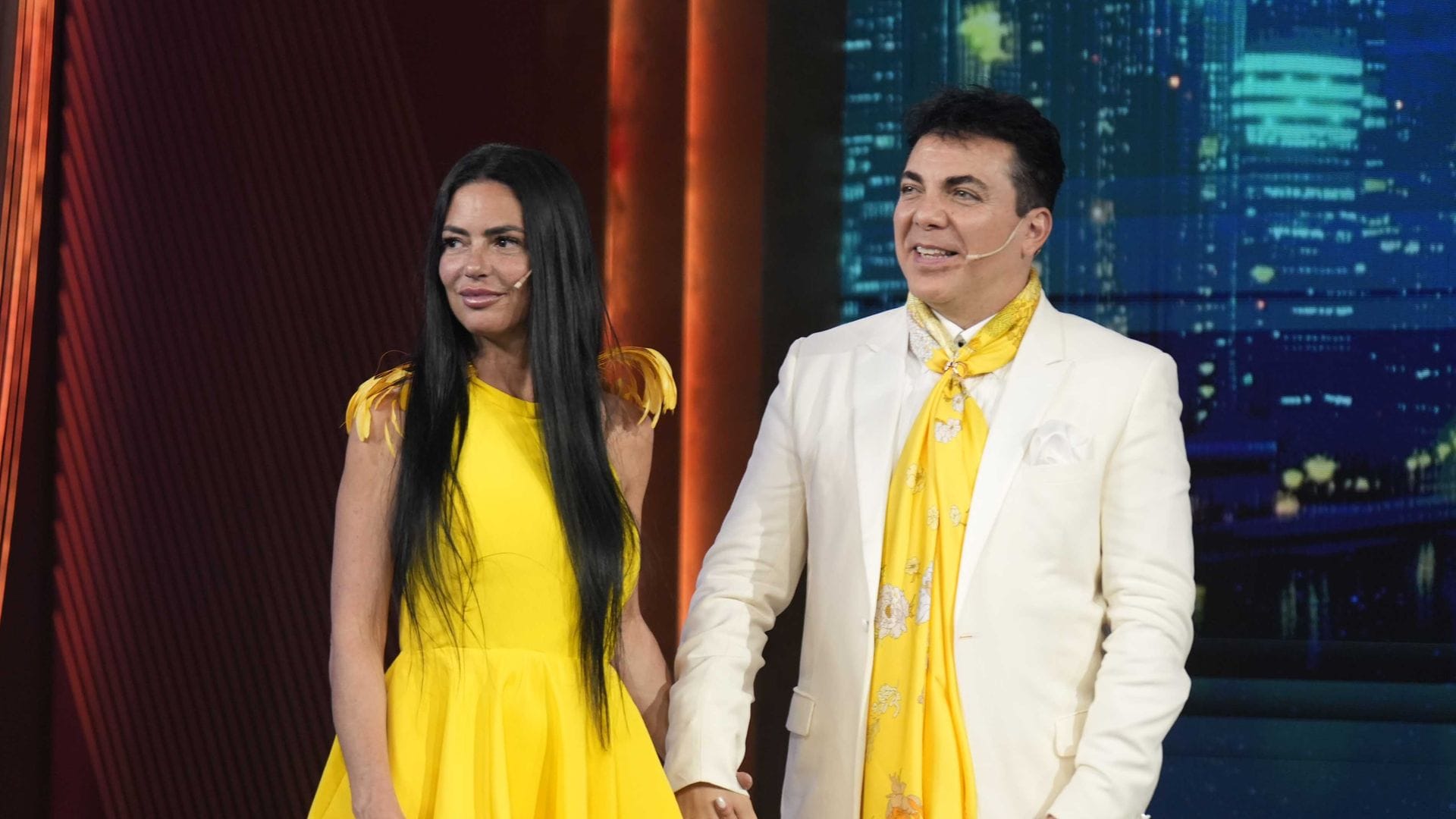 Cristian Castro y su novia revelan que están listos para escribirle a la cigüeña