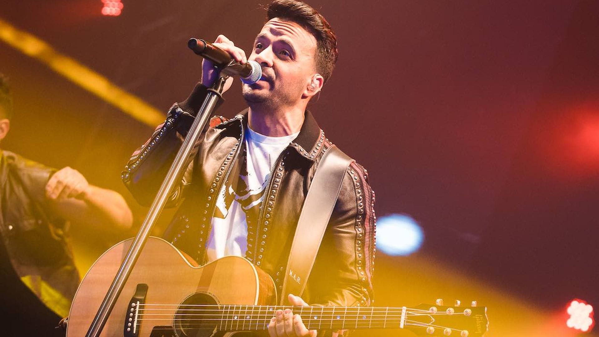 Luis Fonsi calienta motores para sus conciertos en España