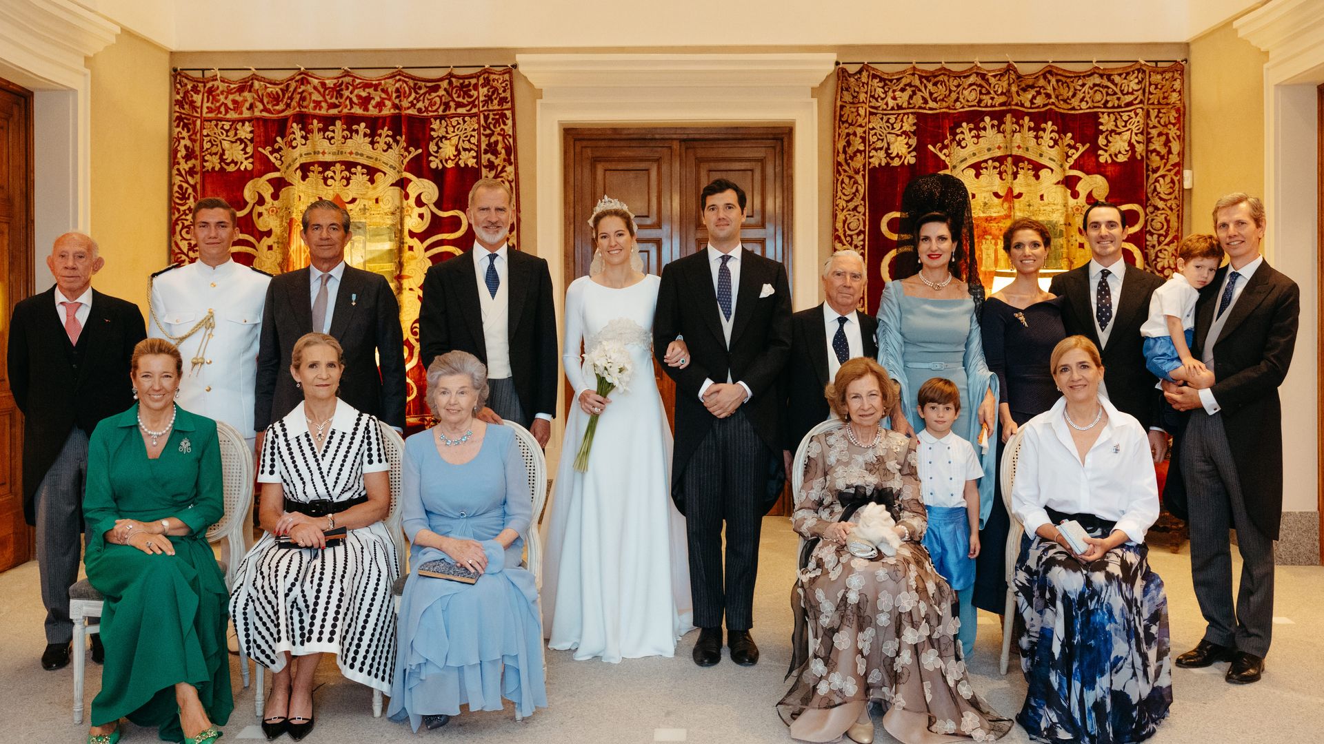 Las fotos de la boda de Victoria López-Quesada que ha reunido a la realeza y la aristocracia