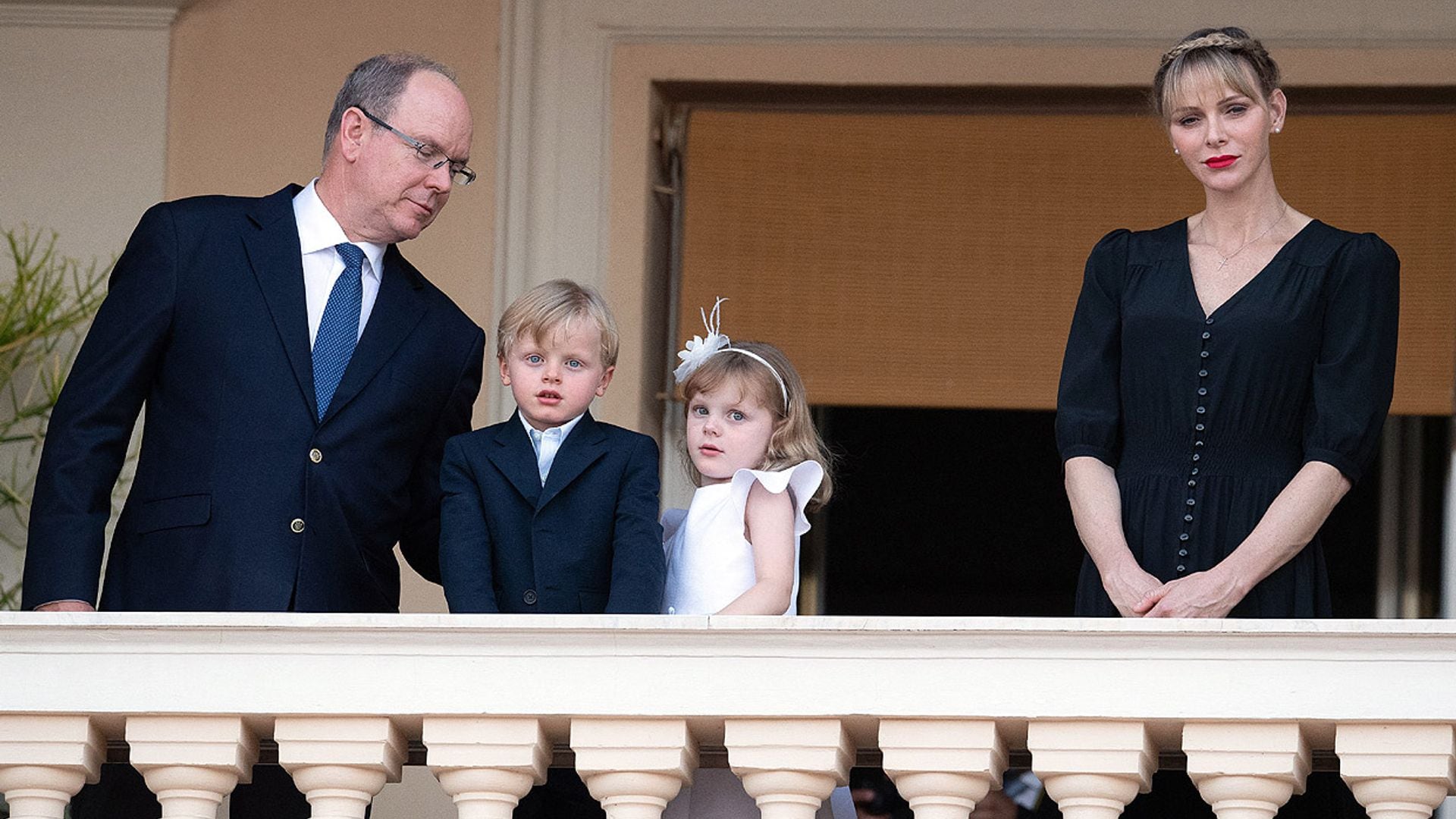 ¡Más elegantes y cariñosos imposible! Charlene de Mónaco se derrite con Jacques y Gabriella