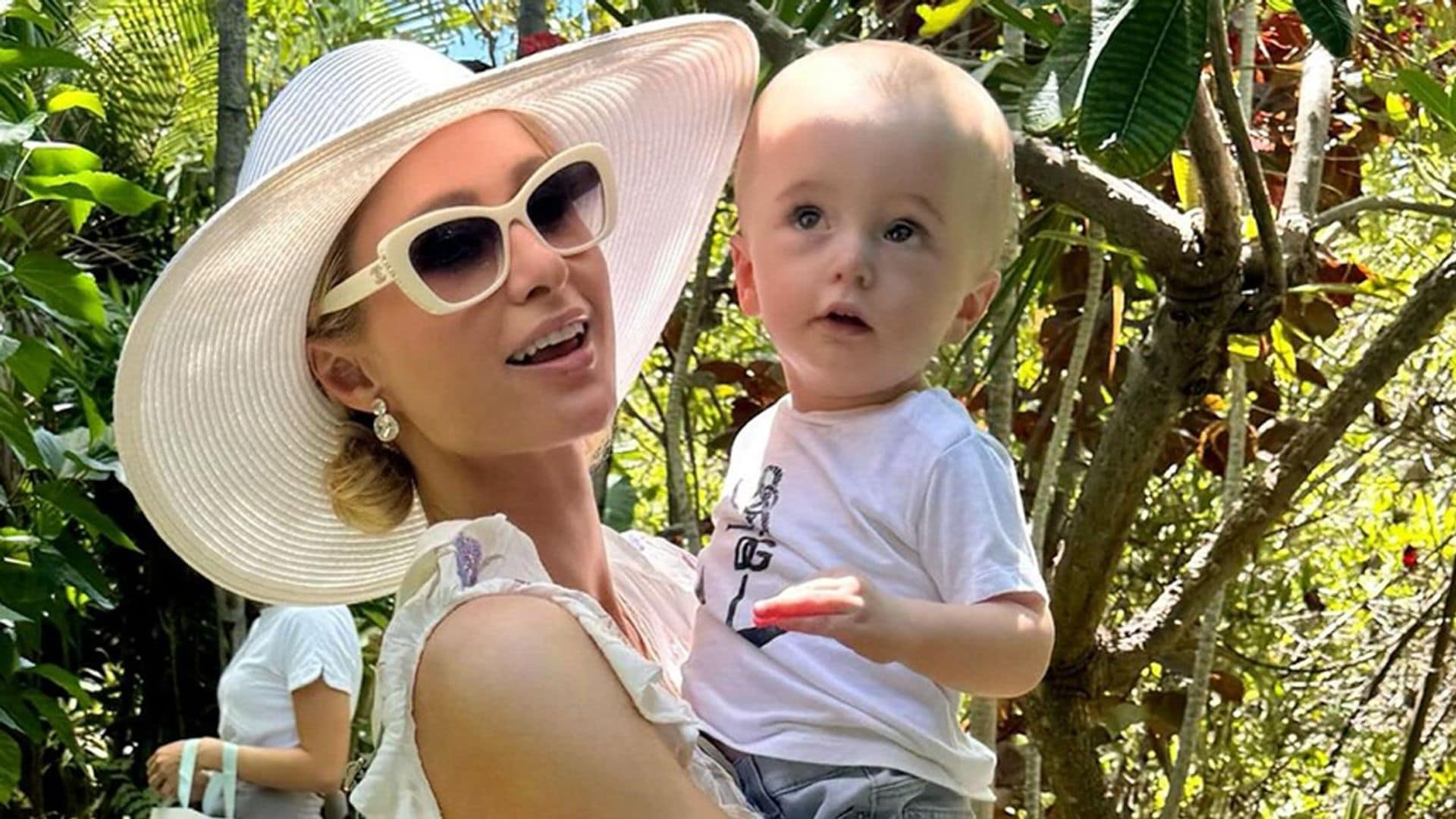 Paris Hilton comparte las imágenes de sus vacaciones caribeñas en familia y todos se hacen la misma pregunta