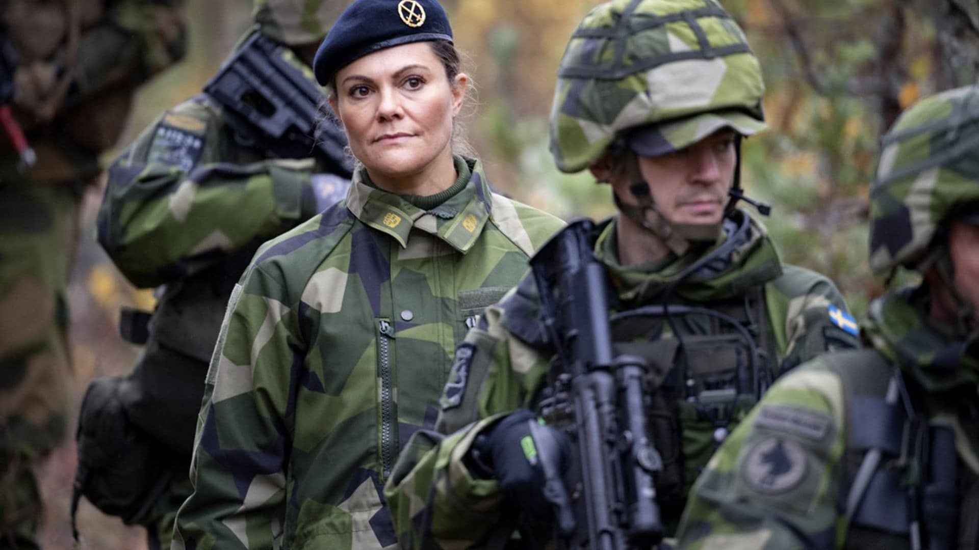 victoria de suecia de militar