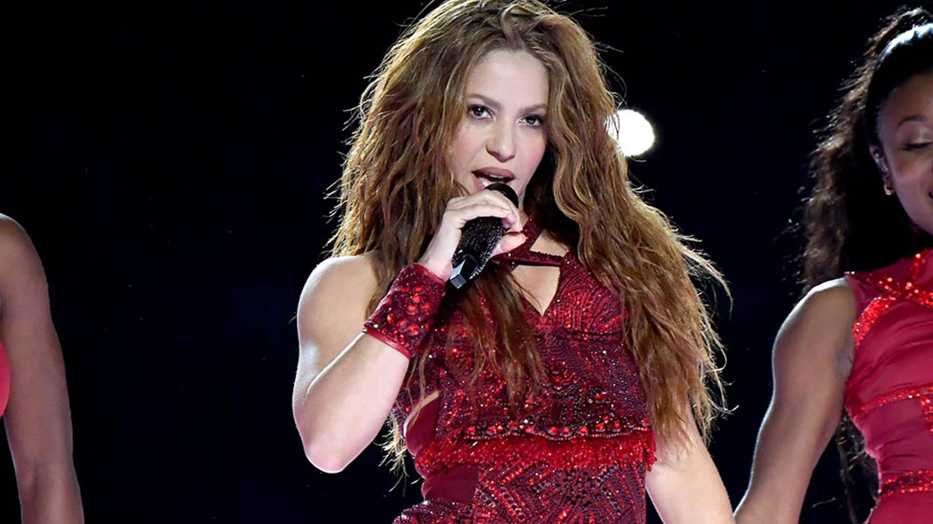 ¡Adiós a su melena rizada! Shakira vuelve a 1999 con su cambio de look