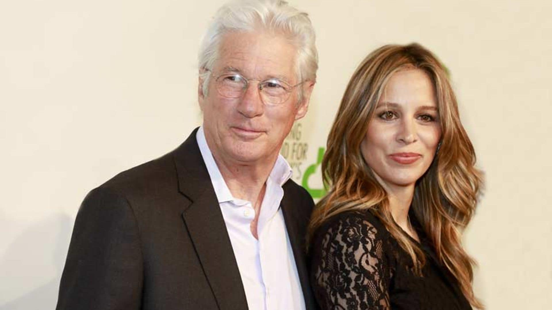 Richard y Alejandra Gere protagonizan su primera aparición pública tras convertirse en padres