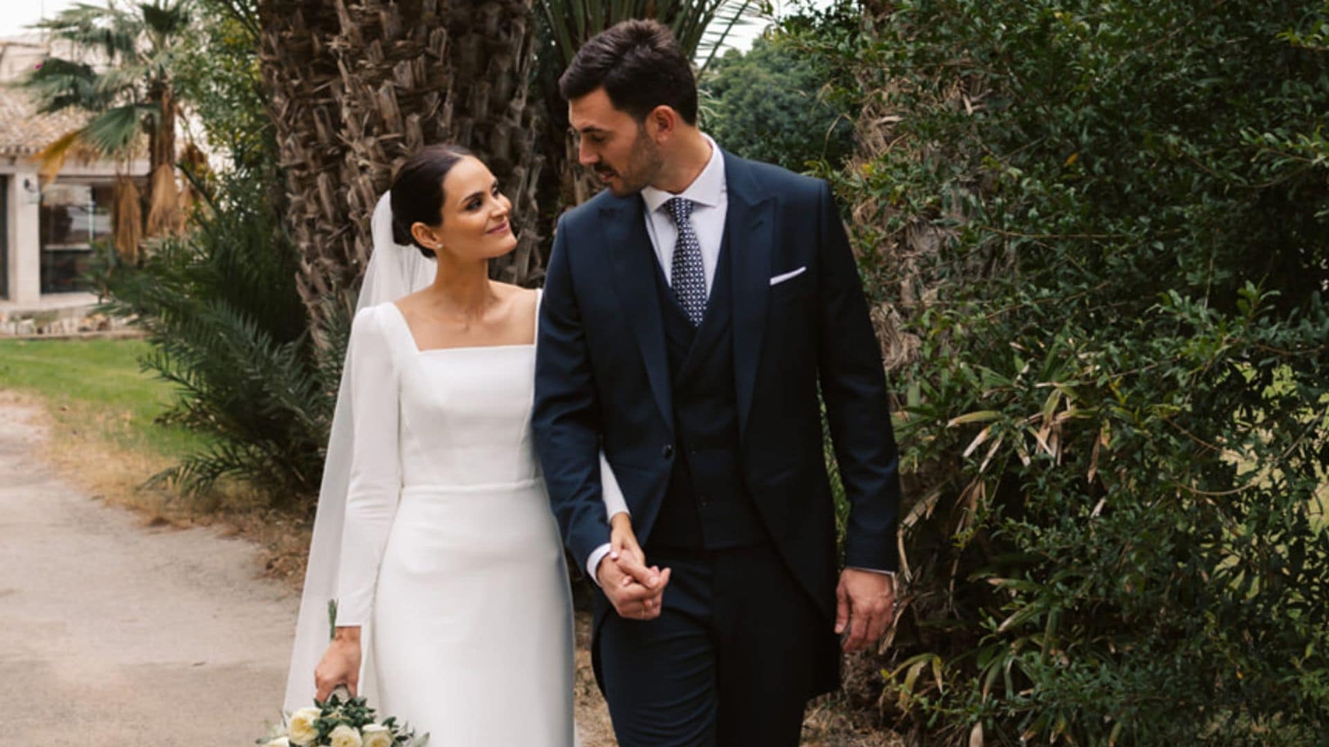 Los dos vestidos de Teresa, un diseño clásico y otro de tendencia para su boda en Murcia