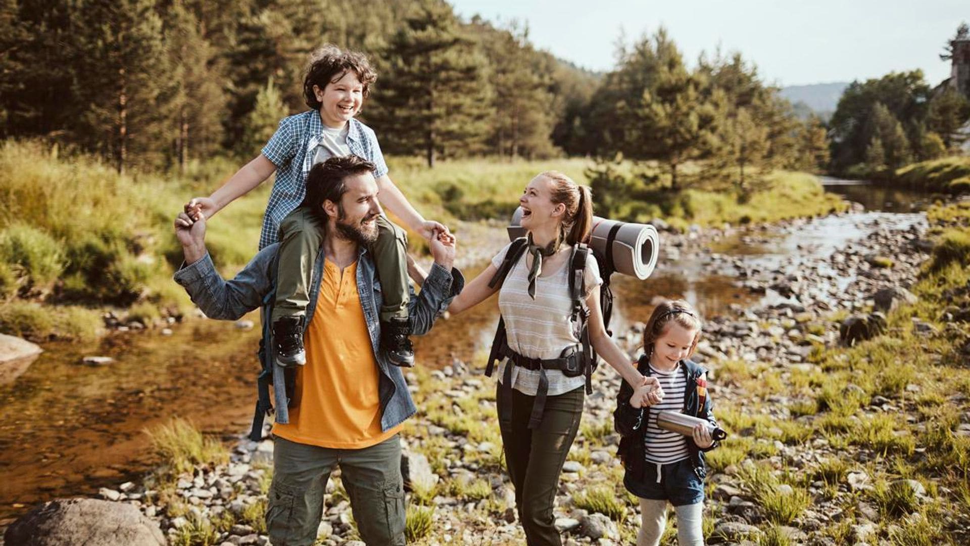 7 rutas de senderismo por España perfectas para hacer con niños