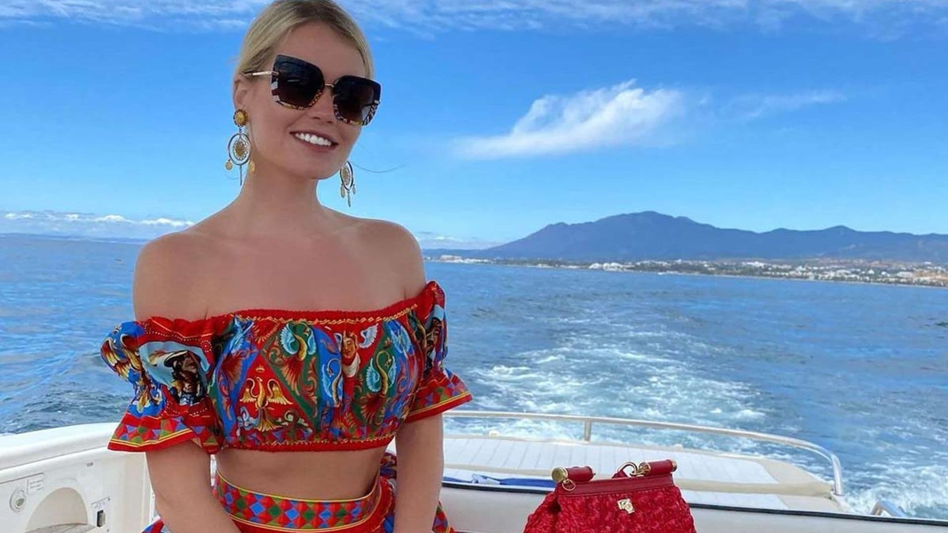 Desde Roma, Kitty Spencer y sus hermanas proponen el look de invitada ideal para las noches de verano