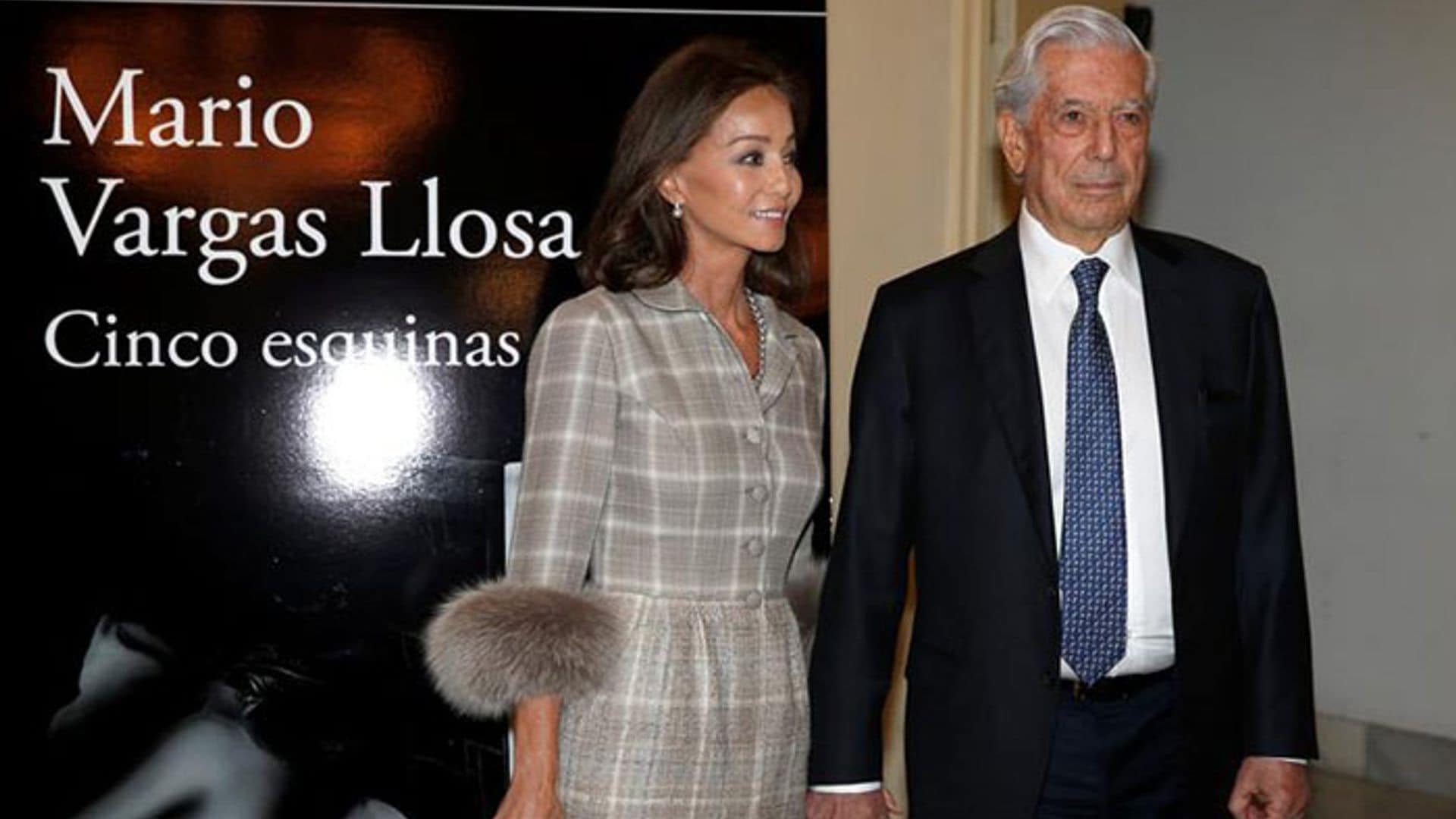 Mario Vargas Llosa presenta su novela 'Cinco Esquinas' con el apoyo de Isabel Preysler