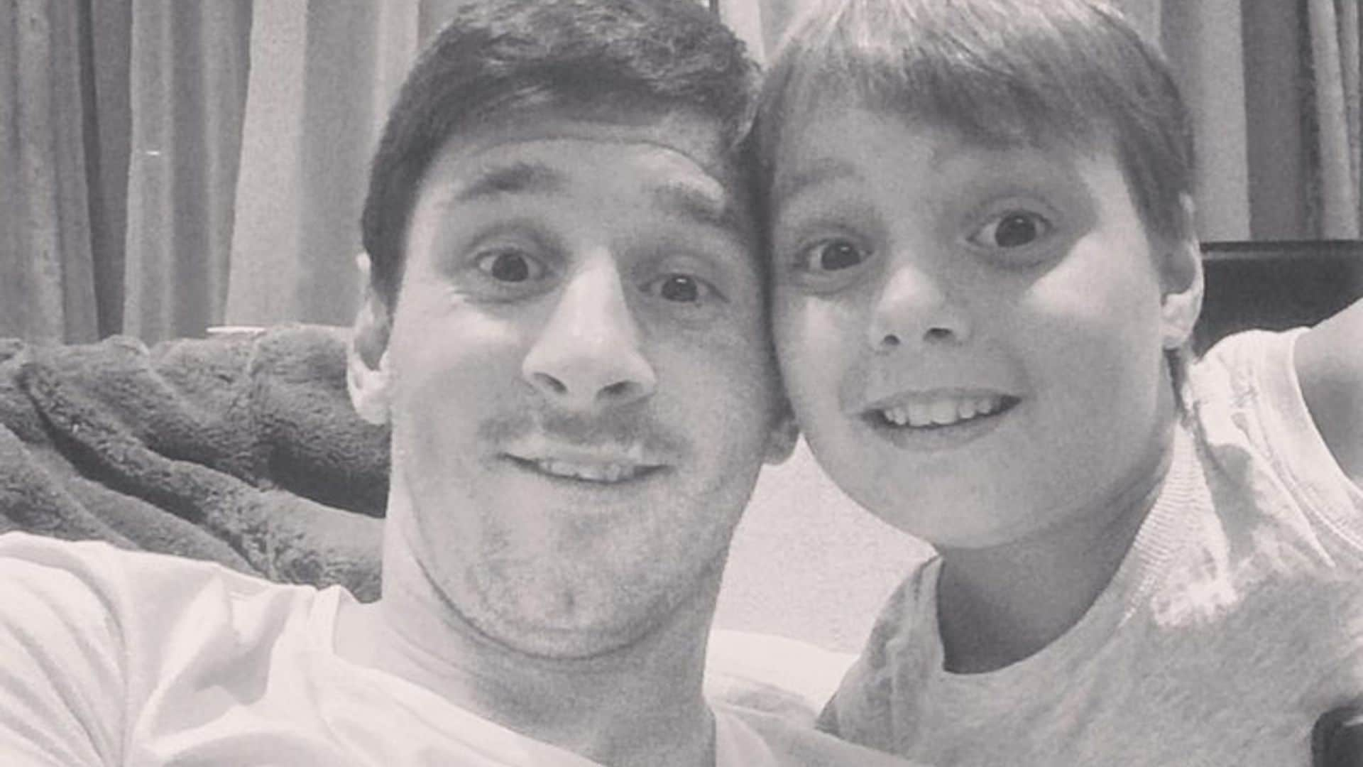 El sobrino de Leo Messi coge su móvil y... ¡despierta al mundo!