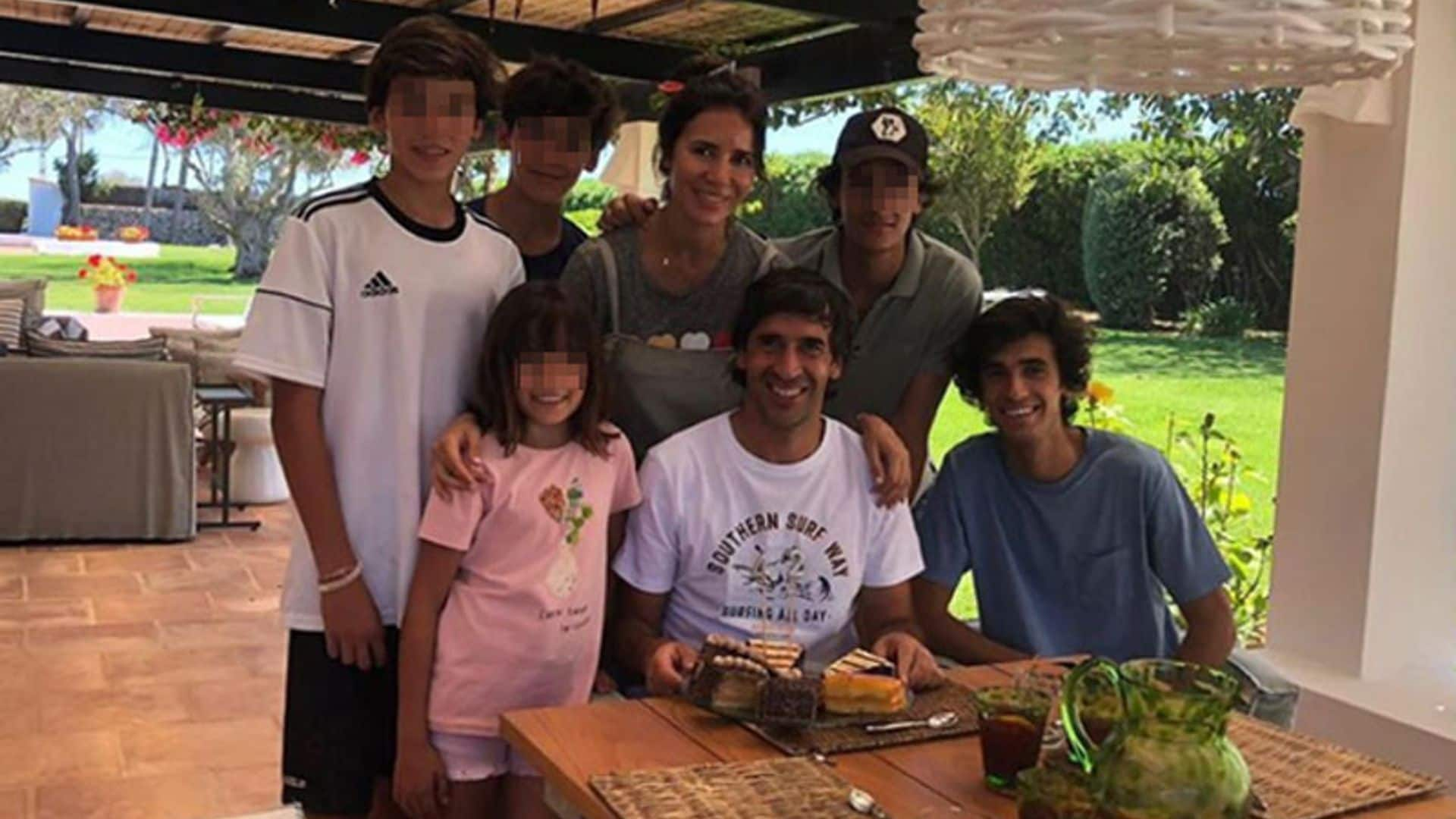 Raúl González celebra su 42 cumpleaños junto a su familia antes de enfrentarse a su nuevo reto