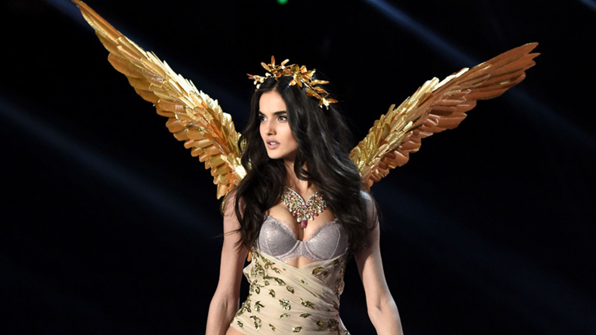 ¡Sorpresa! Blanca Padilla, la primera española en llevar las alas de Victoria´s Secret