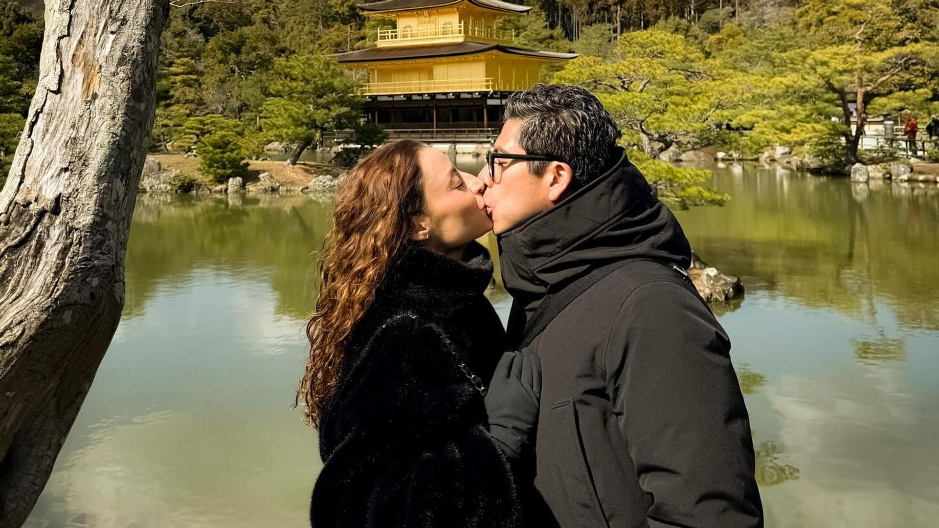 Con un romántico posado, Marimar Vega celebra el cumpleaños 44 de su esposo