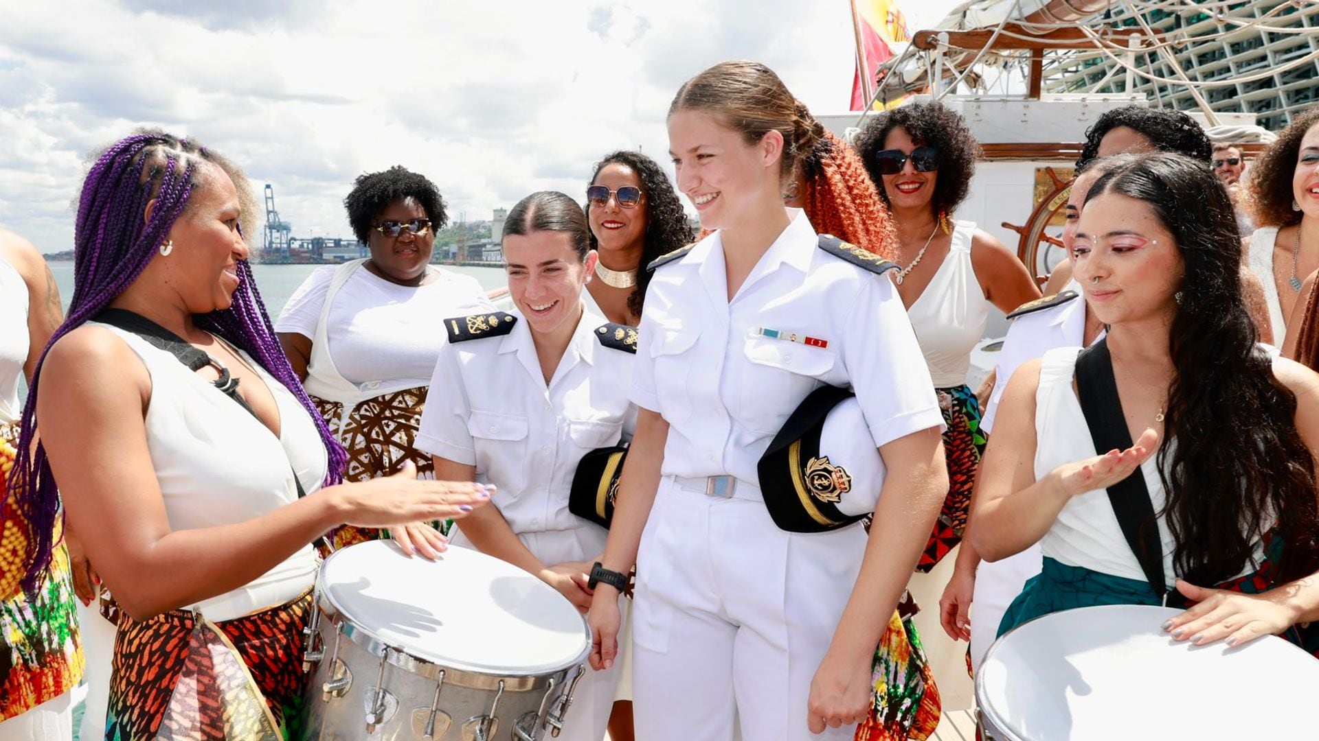 Así ha sido la llegada de la princesa Leonor a Salvador de Bahía después de tres semanas navegando