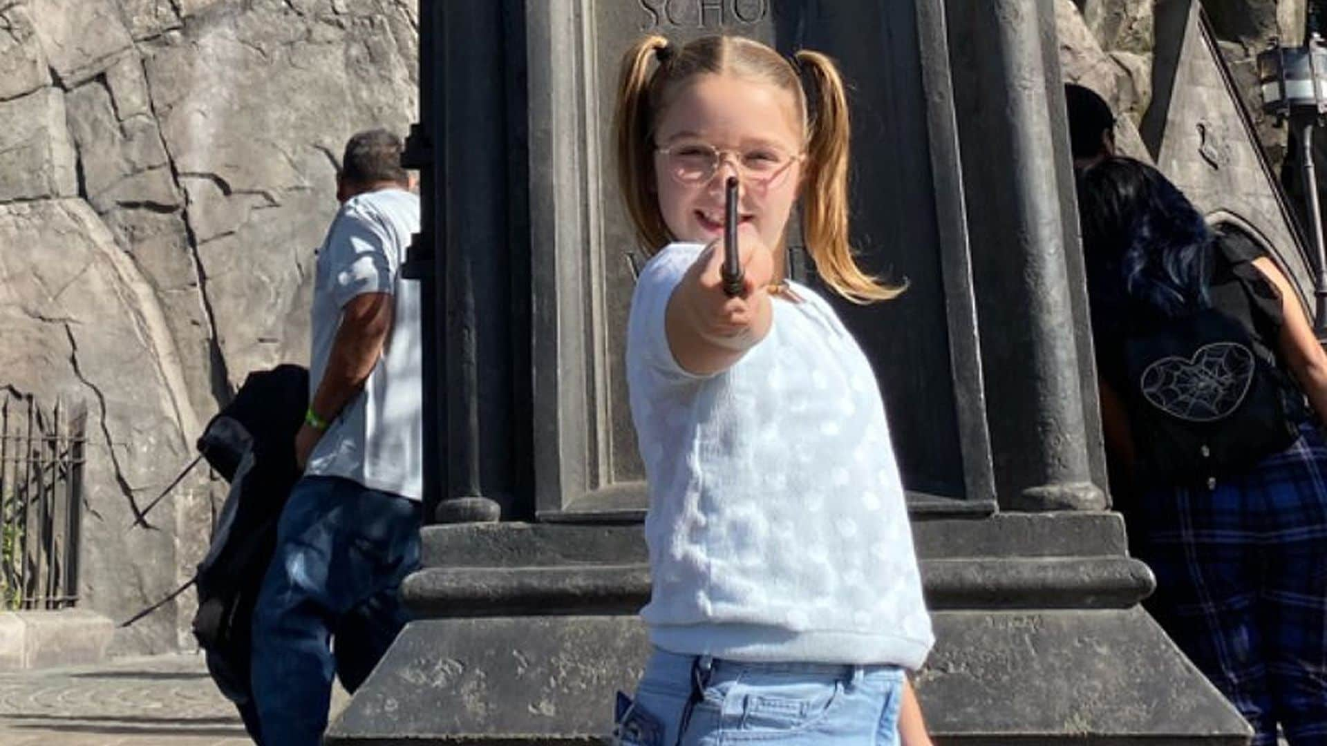 Harper Beckham ahora lleva gafas y podría haberse inspirado en este famoso personaje para escogerlas