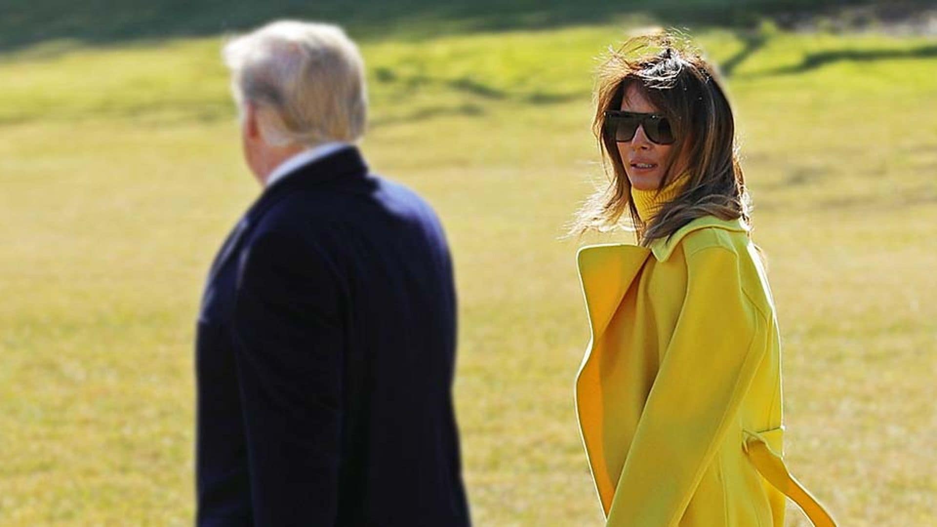 Melania Trump elige el amarillo (y repite falda de piel) para su visita más especial