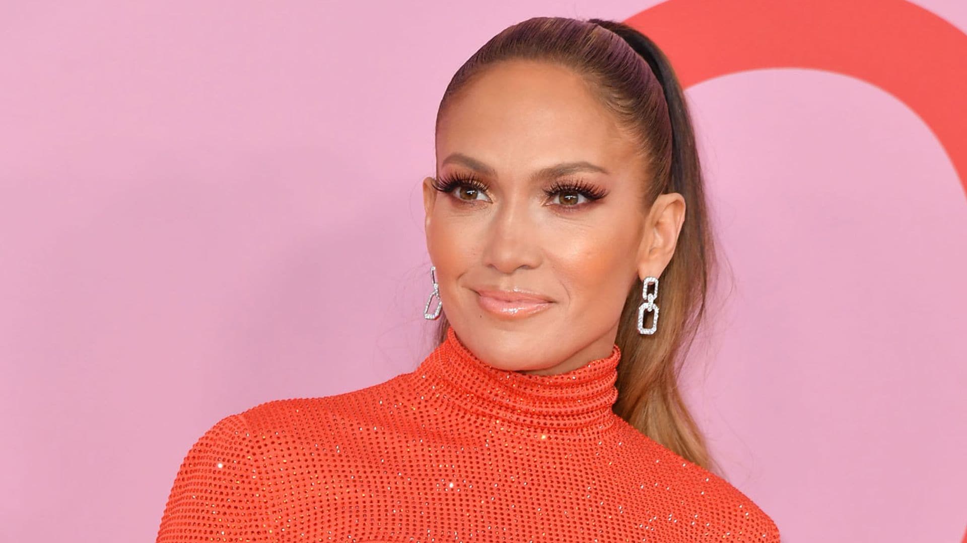 Desvelado el secreto del maquillaje bronceado de Jennifer Lopez